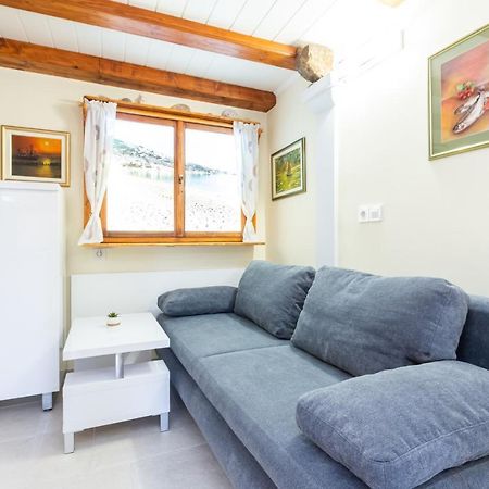 Apartment Sepat With Free Parking Place In Baska Esterno foto
