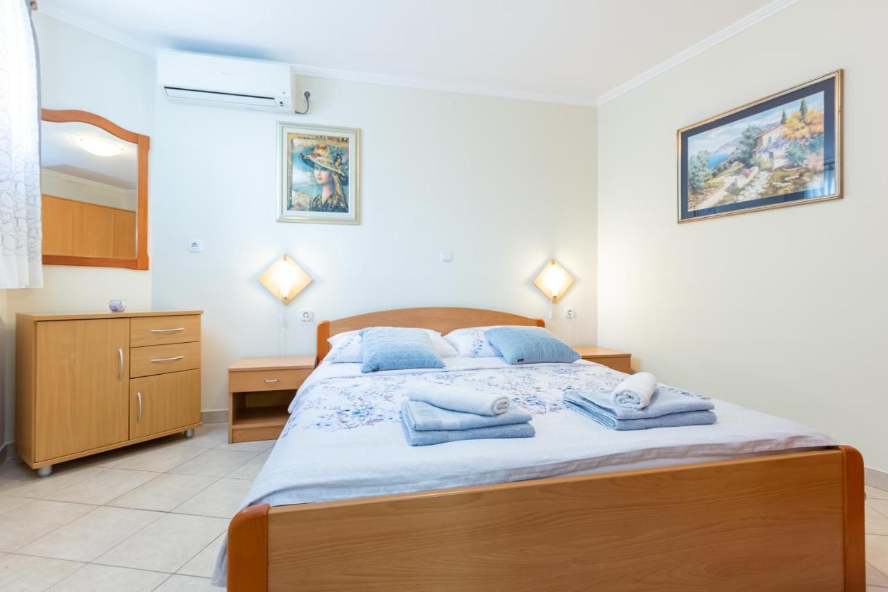 Apartment Sepat With Free Parking Place In Baska Esterno foto